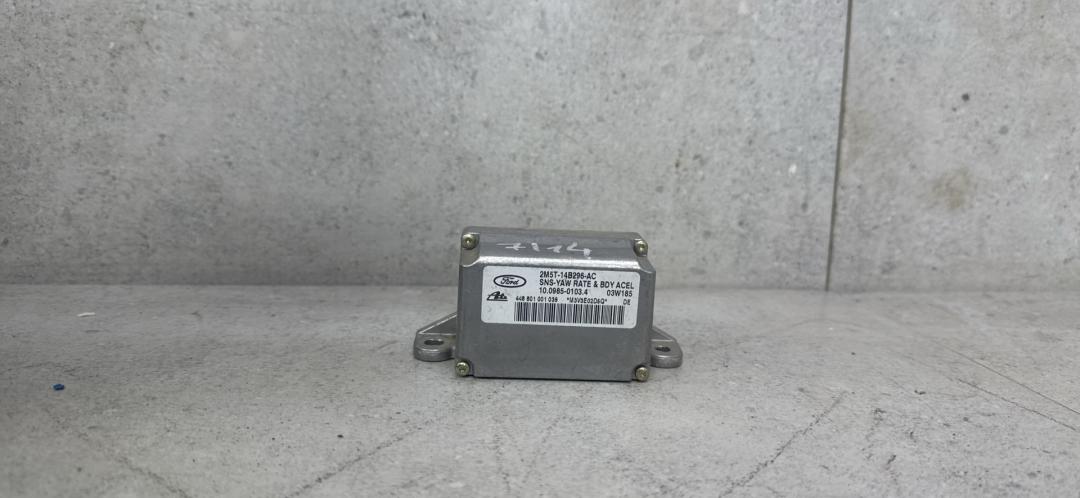 датчик ускорения Jaguar S-Type 1 поколение (1999 - 2004), 2M5T-14B296-AC - фото №1