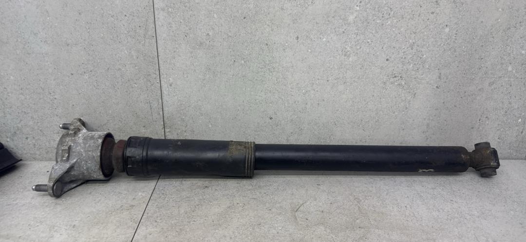 амортизатор задний левый Mercedes-Benz C-Класс W204/S204 (2006 - 2011), A2043260598 - фото №1