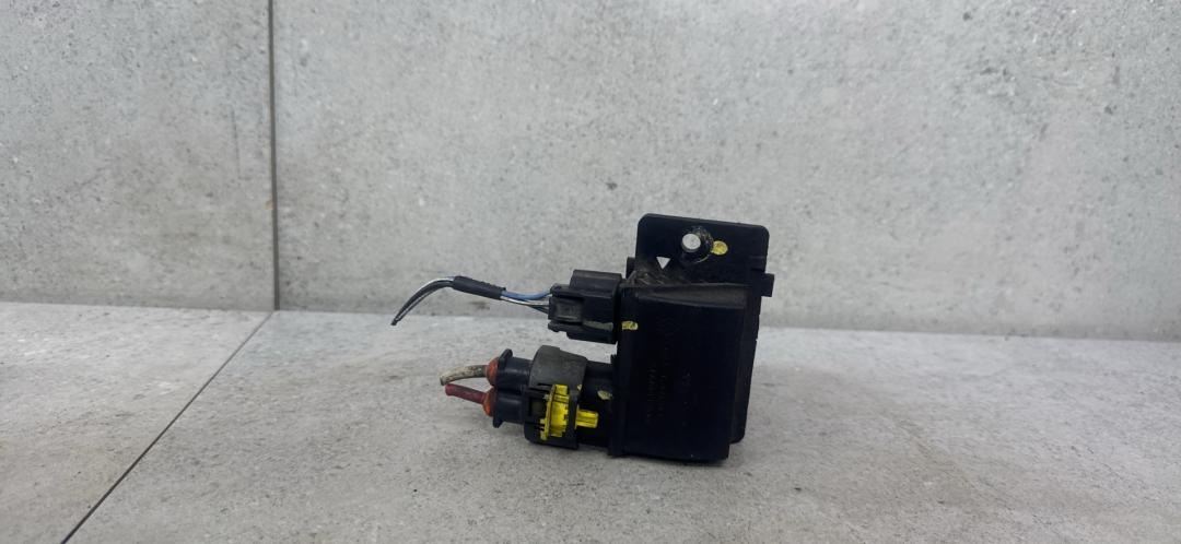 блок управления вентилятором (реле) Renault Clio 4 поколение (2012 - 2016), 255501295R - фото №1