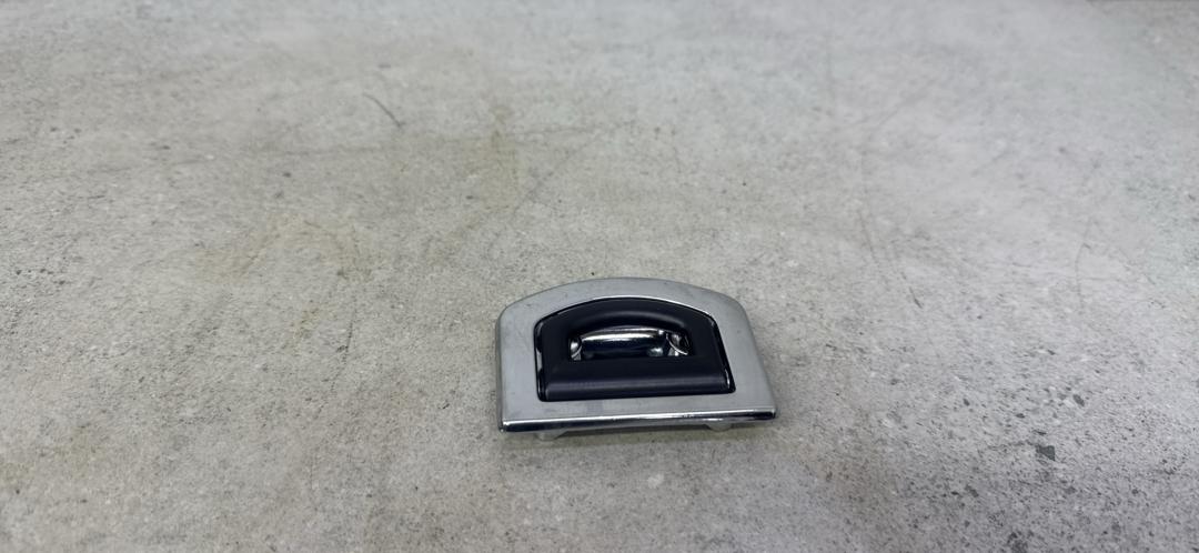 петля крышки багажника Volkswagen Passat B7 (2010 - 2015), 1K0864203 - фото №1