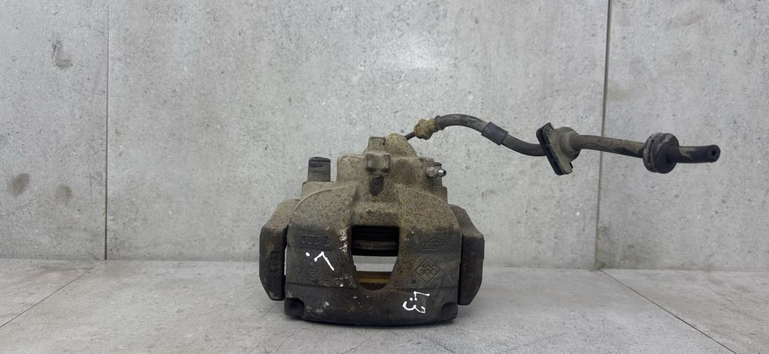 суппорт передний левый Renault Laguna 3 поколение (2007 - 2012), 410110001R - фото №1