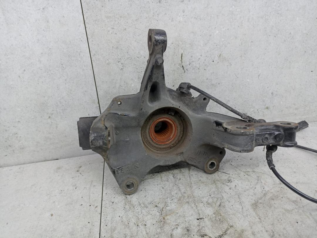 кулак поворотный левый Renault Megane 3 поколение 2012, 400150083R - фото №1