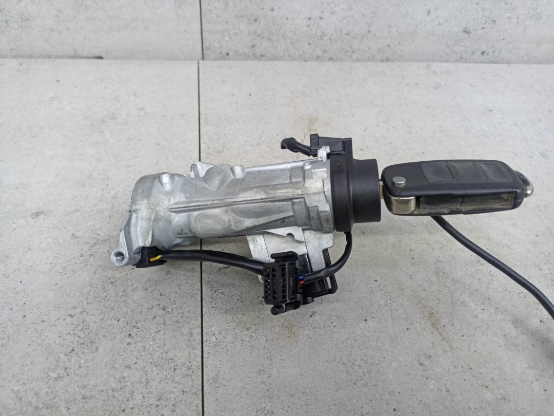 замок зажигания Volkswagen Caddy 3 поколение 2008, 1K0905865, 1K0905851B - фото №1