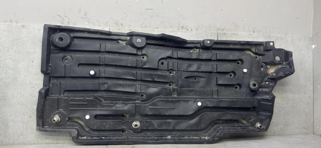 защита днища Toyota C-HR 1 поколение AX10 2017, 58165-F4010 - фото №1