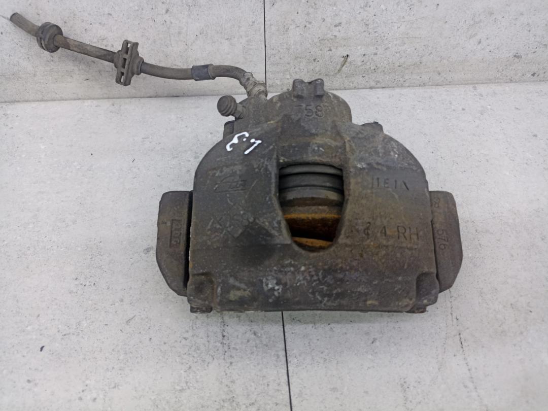 суппорт передний правый Renault Laguna 3 поколение 2010, 410010001R - фото №1