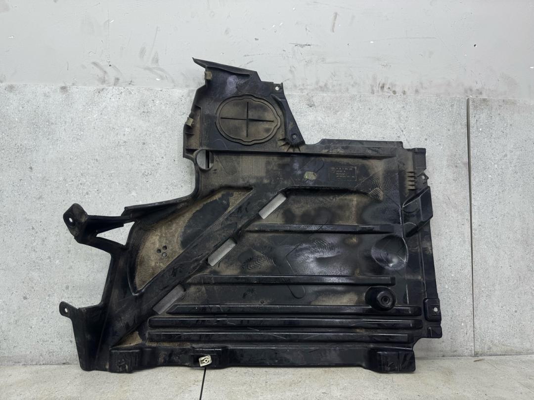 защита днища BMW 1 серия F40 (2019 - 2026), 71757436655 - фото №1