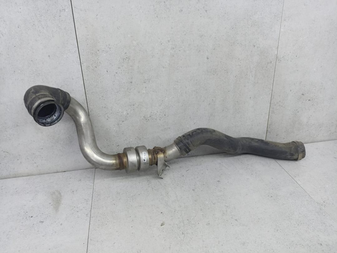 патрубок интеркулера Renault Duster 1 поколение 2013, 1.5 л., 8200598006 - фото №1