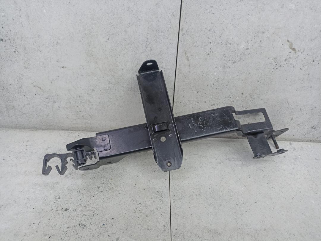 кронштейн (крепление) Bentley Flying Spur 2 поколение 2015, 3W0971846C - фото №1