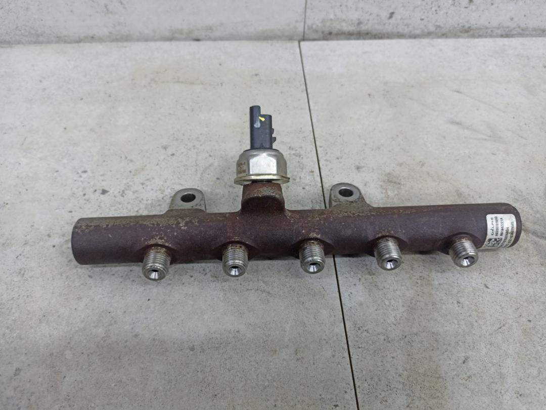 топливная рампа Renault Duster 1 поколение 2012, 9307Z517A, 8200669695 - фото №1