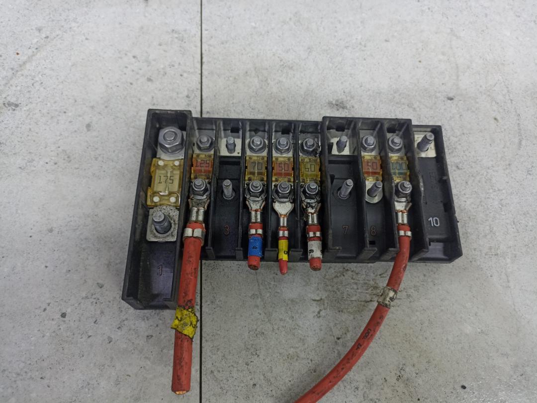 блок предохранителей Volkswagen Transporter T5 2007, 7H6970187FD, 7H0937550 - фото №1