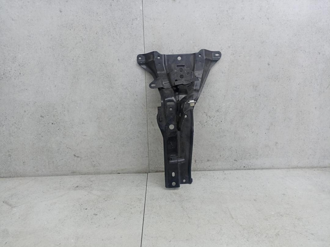 кронштейн передней панели (телевизора) Toyota Hilux 8 поколение (2015 - 2020), 53208KK020 - фото №1