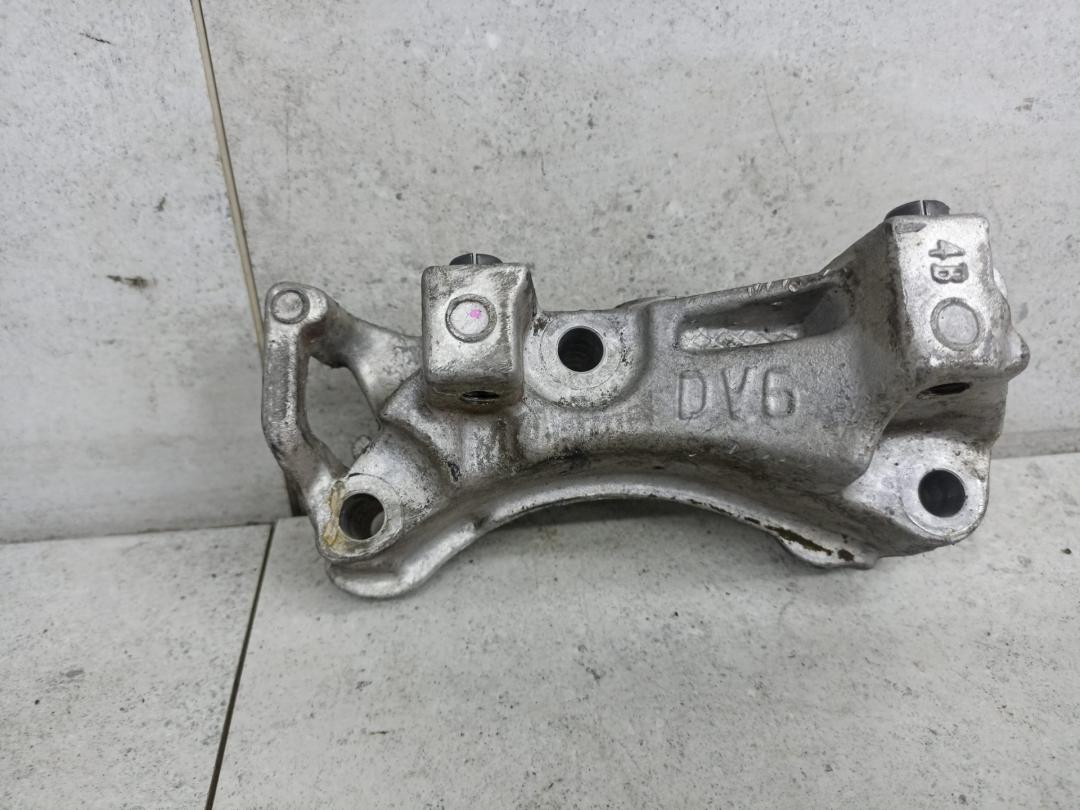 кронштейн двигателя Peugeot Partner 2 поколение (B9) 2011, 1.6 л., 9688615780 - фото №1