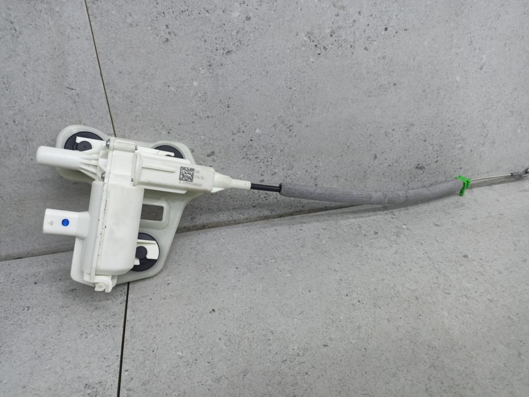 активатор замка багажника Mercedes-Benz GLC Coupe C253 2018, A0999068600 - фото №1