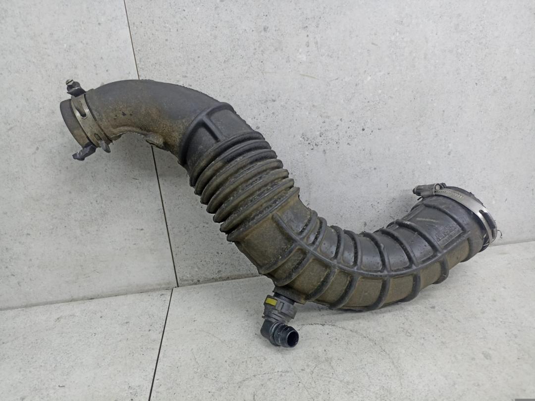 патрубок воздушного фильтра Nissan Qashqai 1 поколение 2008, 1.5 л., 8200500384 - фото №1