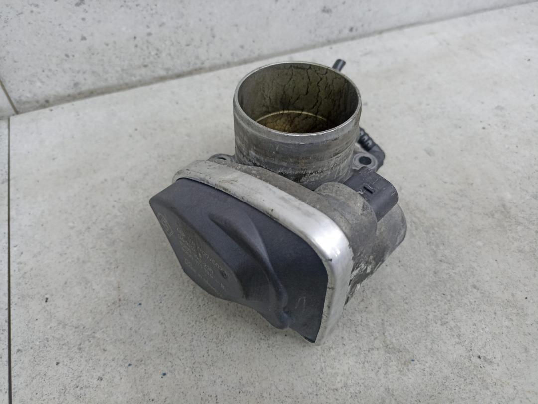 заслонка дроссельная Renault Megane 3 поколение (2008 - 2014), 8200190230, 8200171134 - фото №1