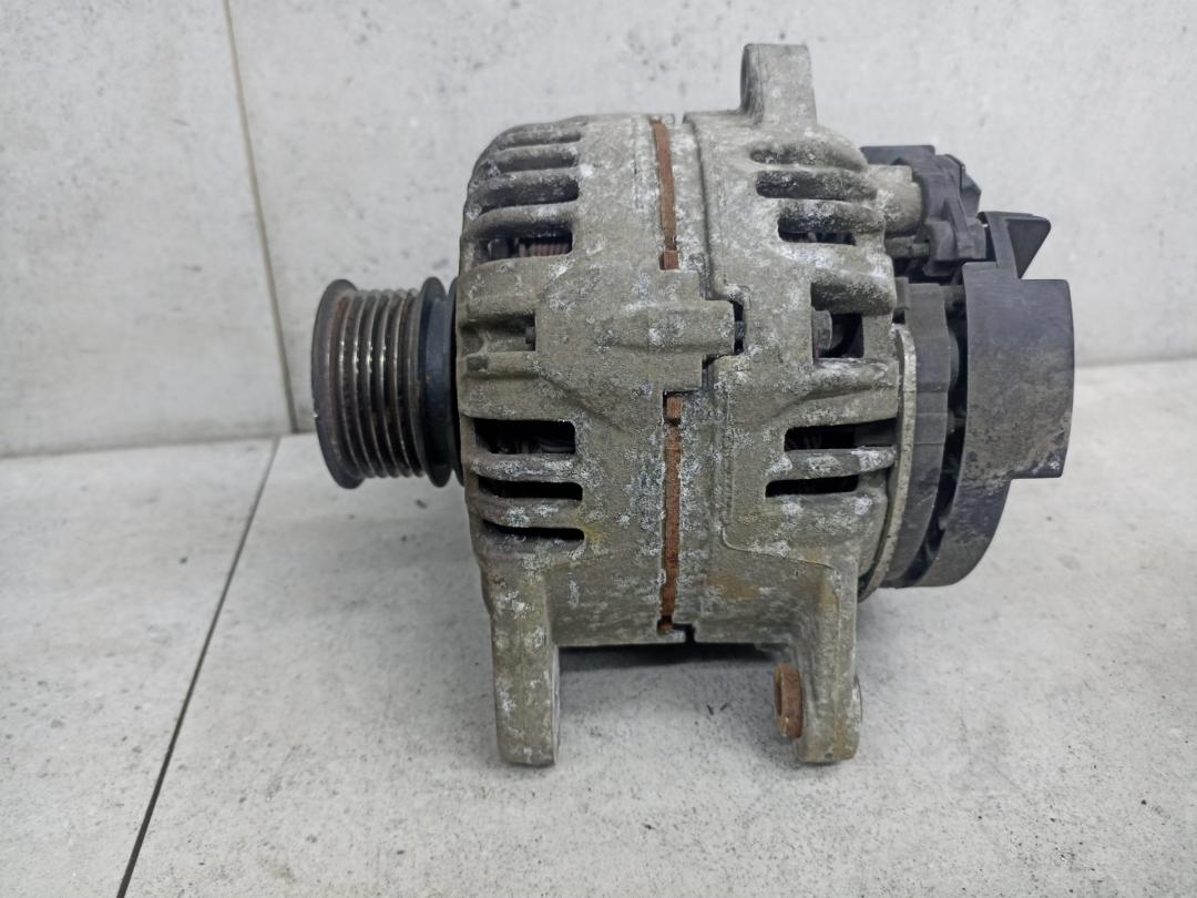 генератор Renault Clio 3 поколение 2009, 8200323137 - фото №1