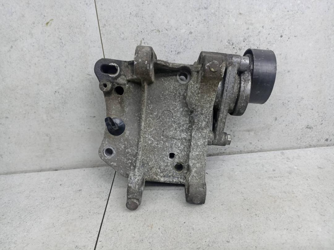 кронштейн генератора Peugeot 307 1 поколение 2005, 9659197780 - фото №1