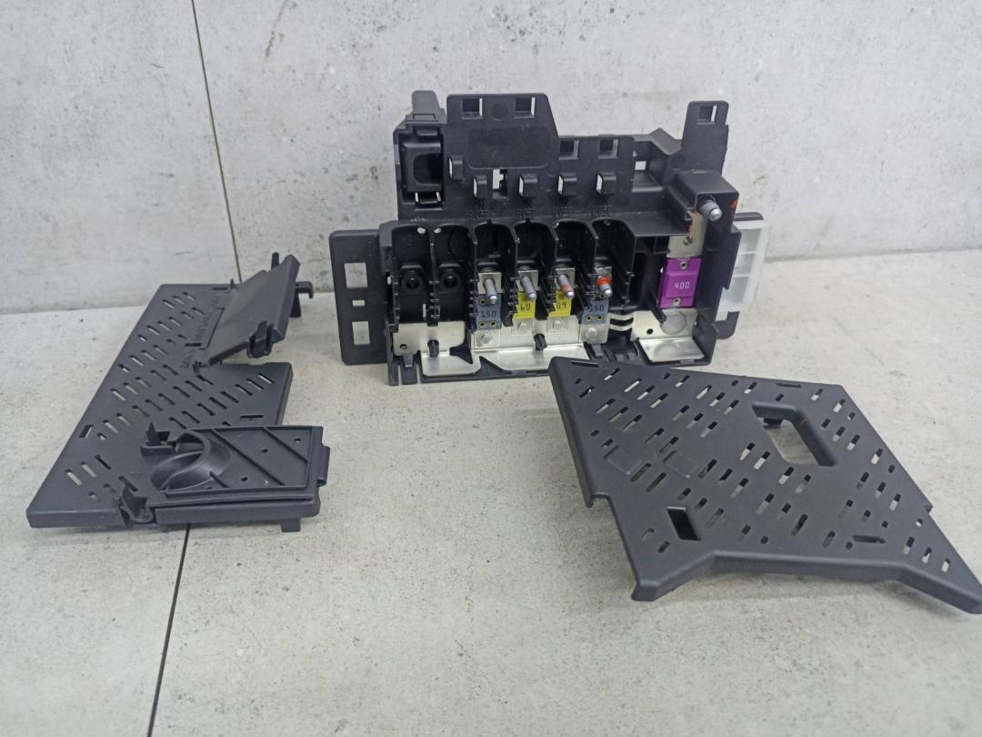 блок предохранителей Mercedes-Benz GLE V167 2020, A1675404131 - фото №1