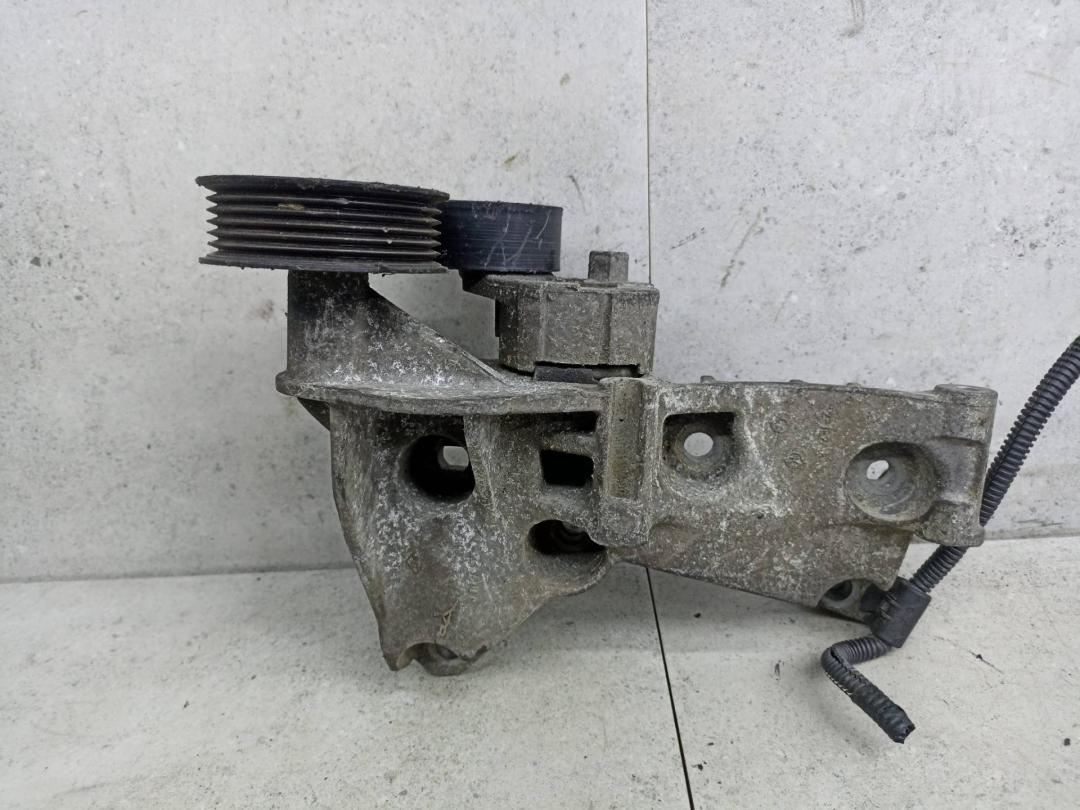 кронштейн генератора Renault Kangoo 2 поколение 2010, 1.5 л., 8200663057 - фото №1