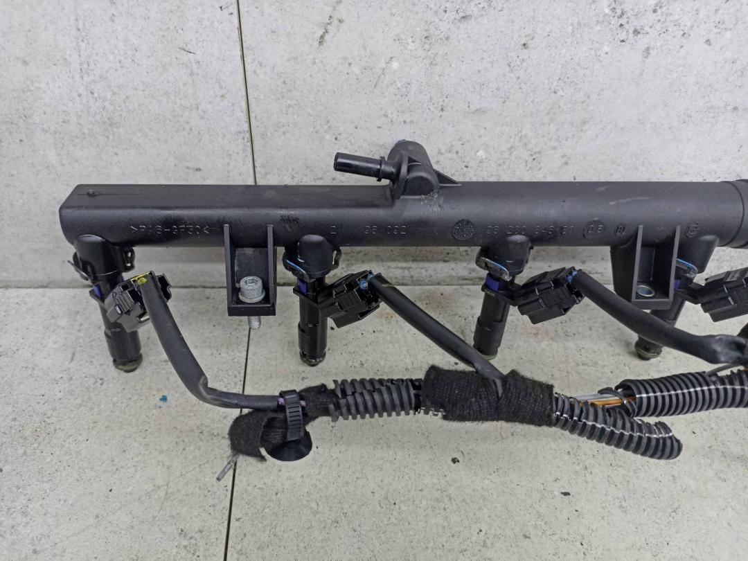 топливная рампа Peugeot 307 1 поколение 2005, 9628084680 - фото №1