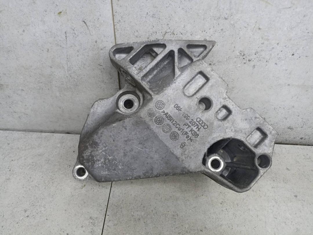 кронштейн двигателя Volkswagen Golf 6 поколение 2011, 2.0 л., CDLA, бензин, 06F199207H - фото №1