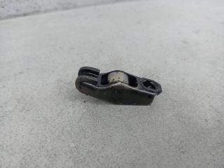 коромысло клапана (рокер) Renault Trafic 2 поколение [рестайлинг] 2009, 7701062311