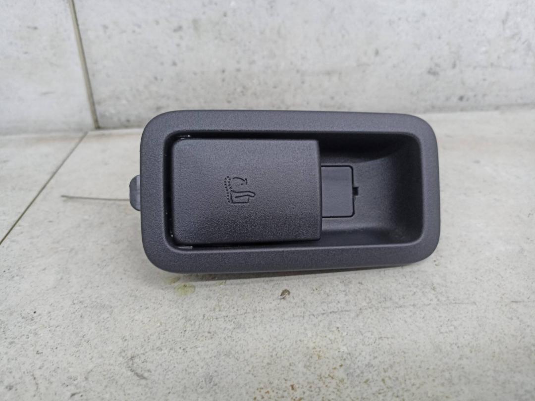 ручка ( кнопка ) складывания сиденья Peugeot 3008 2 поколение 2017, 9676486077 - фото №1