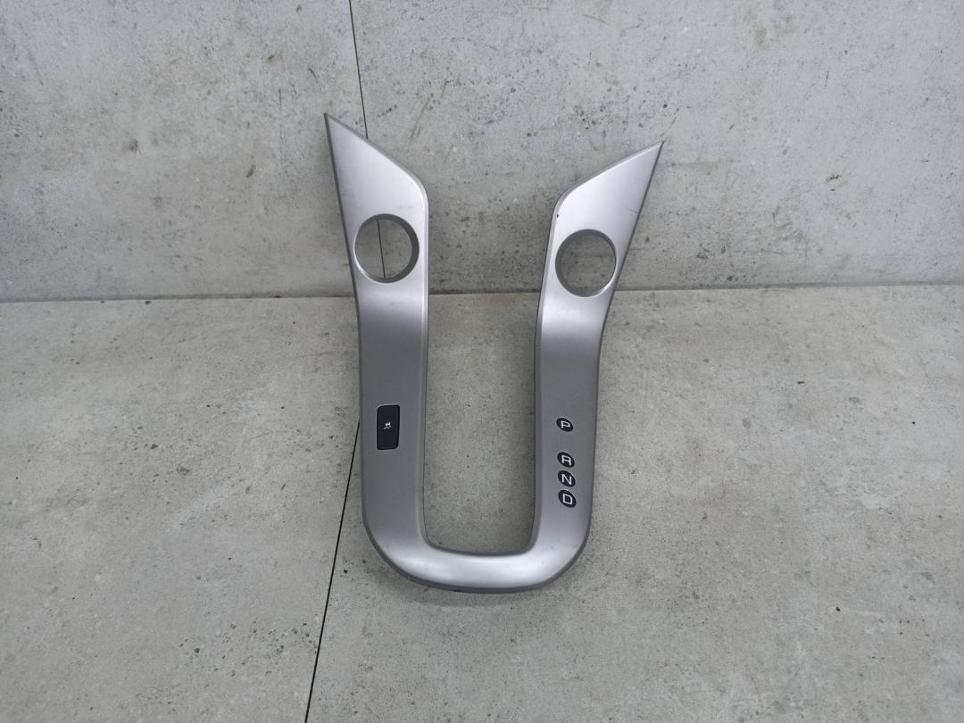 рамка обрамление кулисы Chevrolet Cruze 1 поколение 2010, 94565220 - фото №1