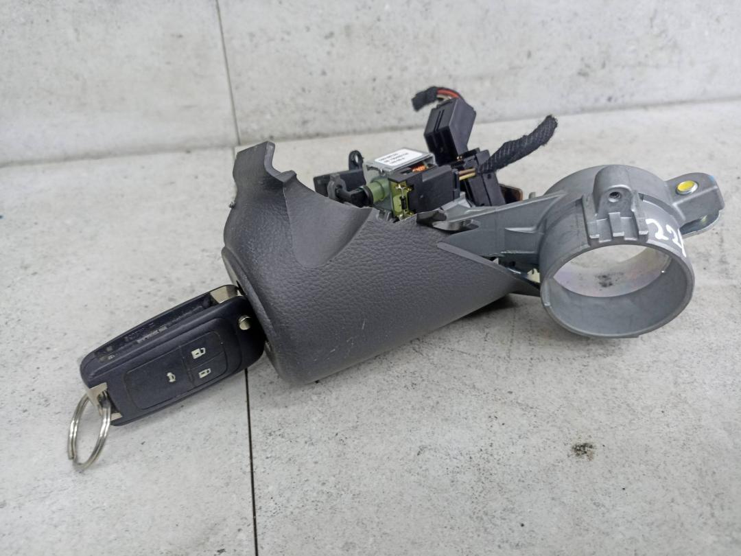 замок багажника Chevrolet Cruze 1 поколение 2011, 25799293 - фото №1