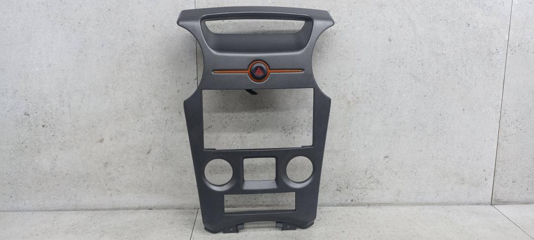 рамка под магнитолу Kia Carens 2 поколение 2009, 80469848, 847401D3000G - фото №1