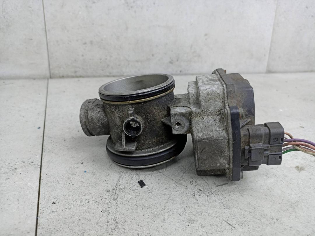 заслонка дроссельная Lada Largus 1 поколение 2014, 1.6 л., 8200063652 - фото №1