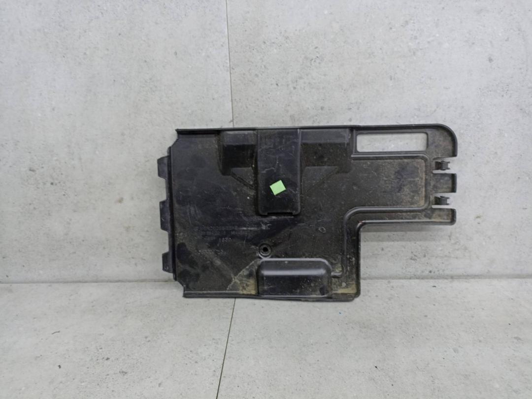 пластик Mercedes-Benz GLE Coupe C292 2017, A1666840318 - фото №1