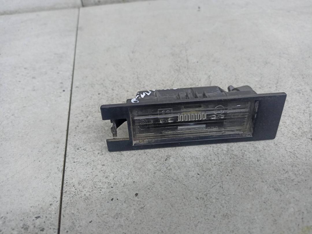 подсветка номера Opel Insignia 1 поколение (A) 2010, 13251936 - фото №1