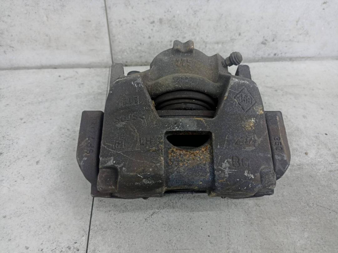 суппорт передний левый Renault Scenic 3 поколение 2012, 410111495R - фото №1