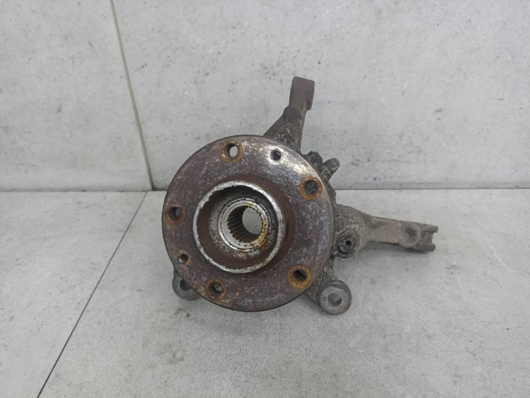 кулак Renault Duster 1 поколение 2015, 8200881829 - фото №1