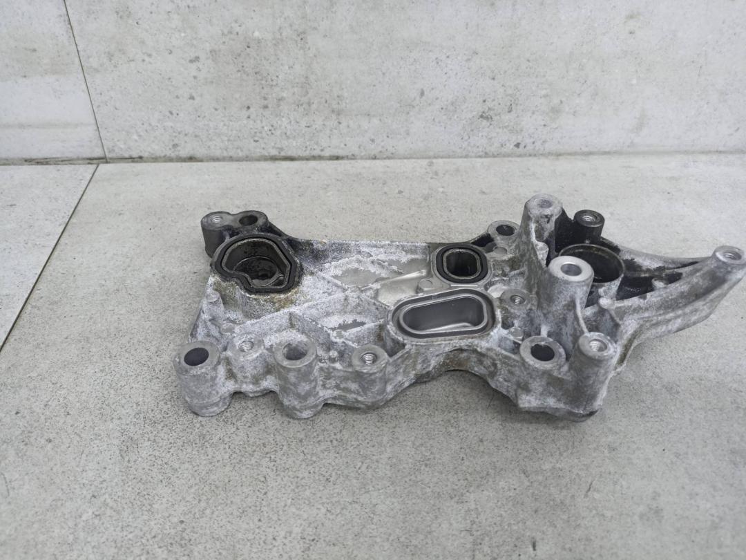 кронштейн масляного фильтра Mercedes-Benz GLC Coupe C253 2018, 2.1 л., OM 651.921, дизель, A6511801310 - фото №1