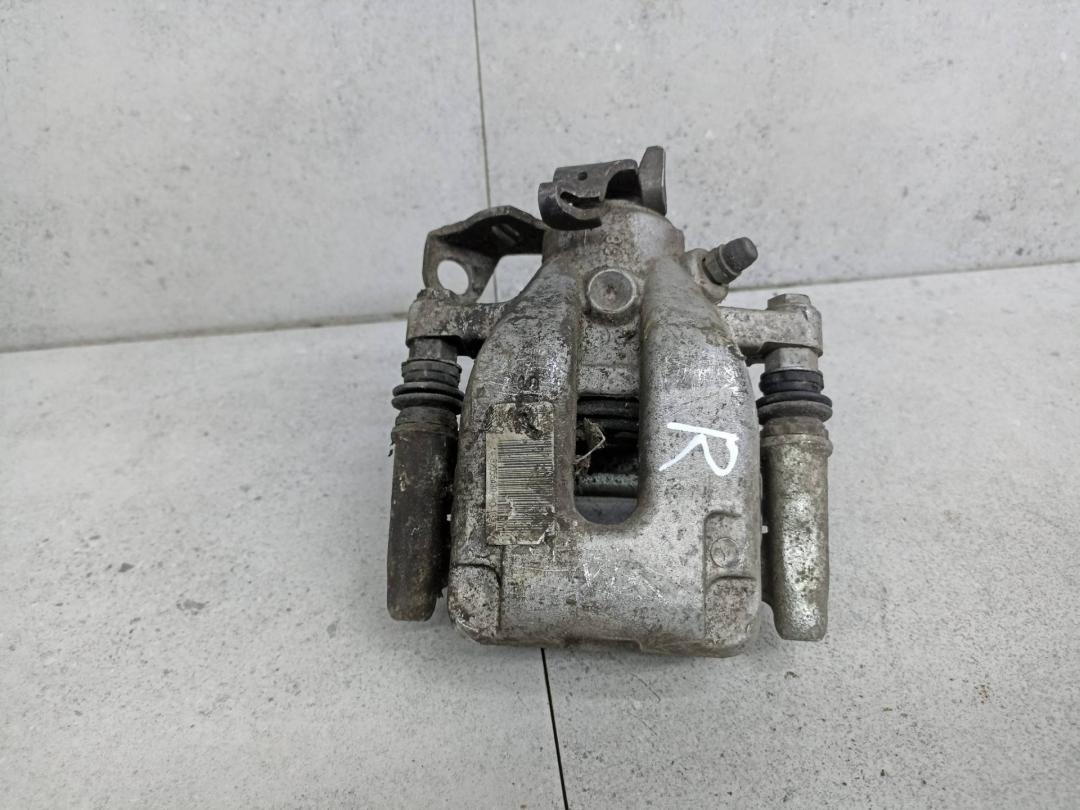 суппорт задний правый Opel Crossland X 1 поколение 2019, 32055430 - фото №1