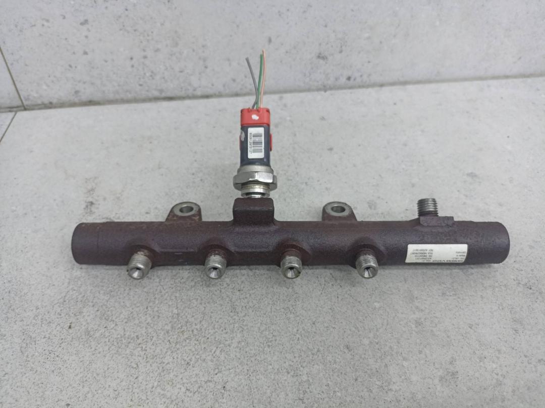 топливная рампа Renault Megane 3 поколение 2012, H8200296867, 8200815617 - фото №1