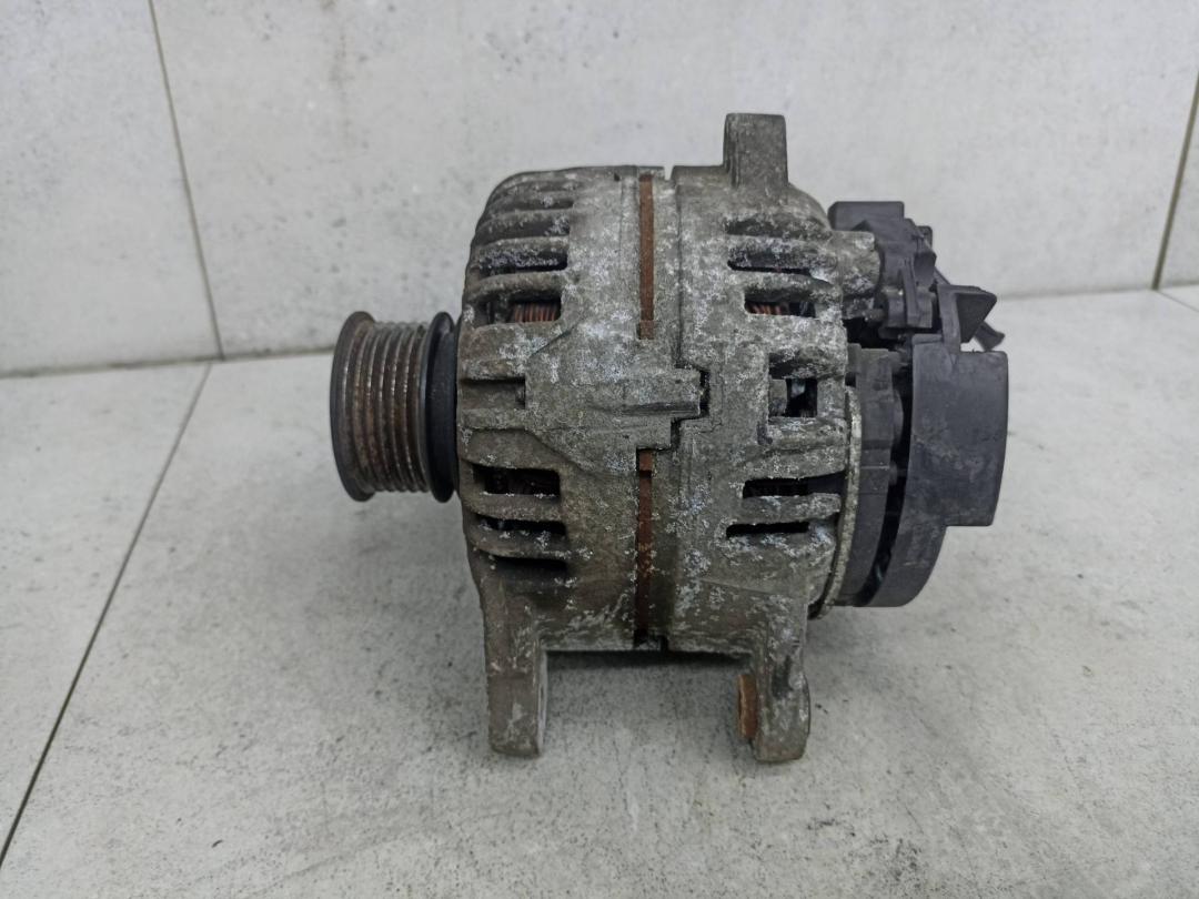 генератор Renault Clio 3 поколение 2009, 8200323137 - фото №1