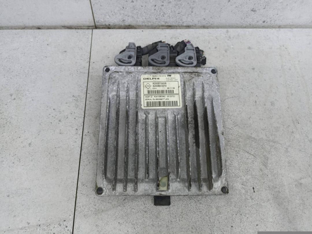 блок управления двигателем Dacia Logan 1 поколение 2008, 1.5 л., 8200513058, 8200603070 - фото №1