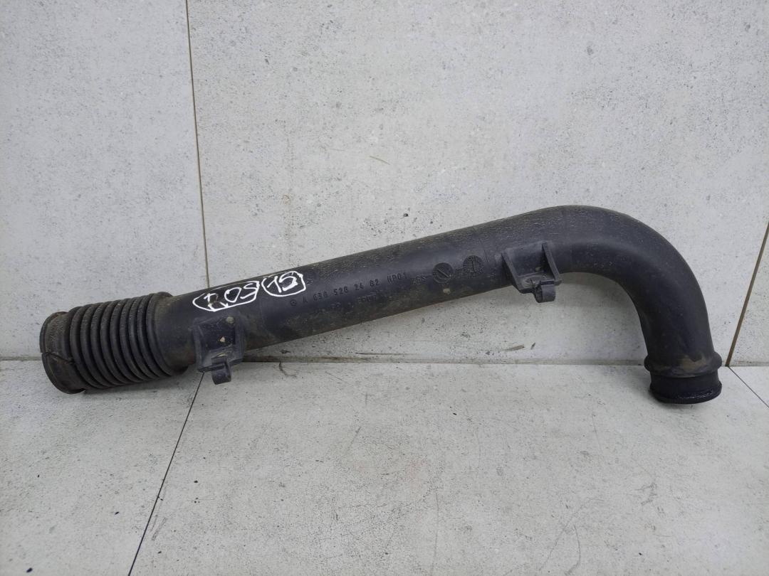 патрубок воздушного фильтра Mercedes-Benz Vito W638 2002, A6385282482 - фото №1