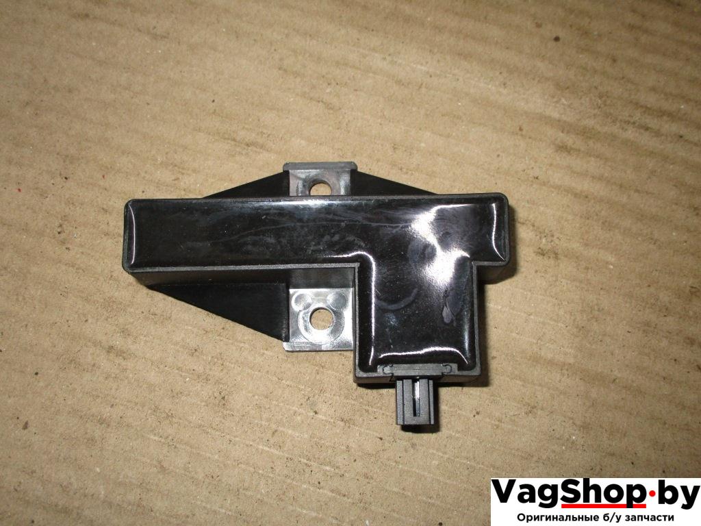 антенна сигнализации Audi A6 4F/C6 2006, 3.2 л., FSI, AUK, бензин, АКПП, зеленый, седан, полный привод, 4F0909141 - фото №1