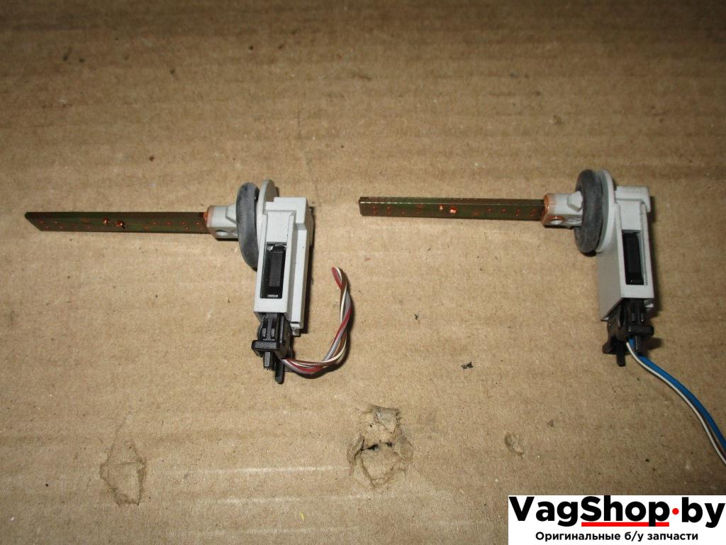 датчик температуры Volkswagen Passat B6 2008, 2.0 л., TSI, CAW, бензин, АКПП, белый, универсал, передний привод, 4B0820539 - фото №1