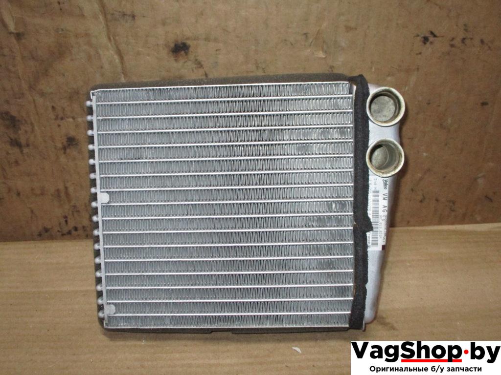 радиатор отопителя (печки) Volkswagen Passat B6 2008, 2.0 л., TSI, CAW, бензин, АКПП, белый, универсал, передний привод, 1K0819031A - фото №1