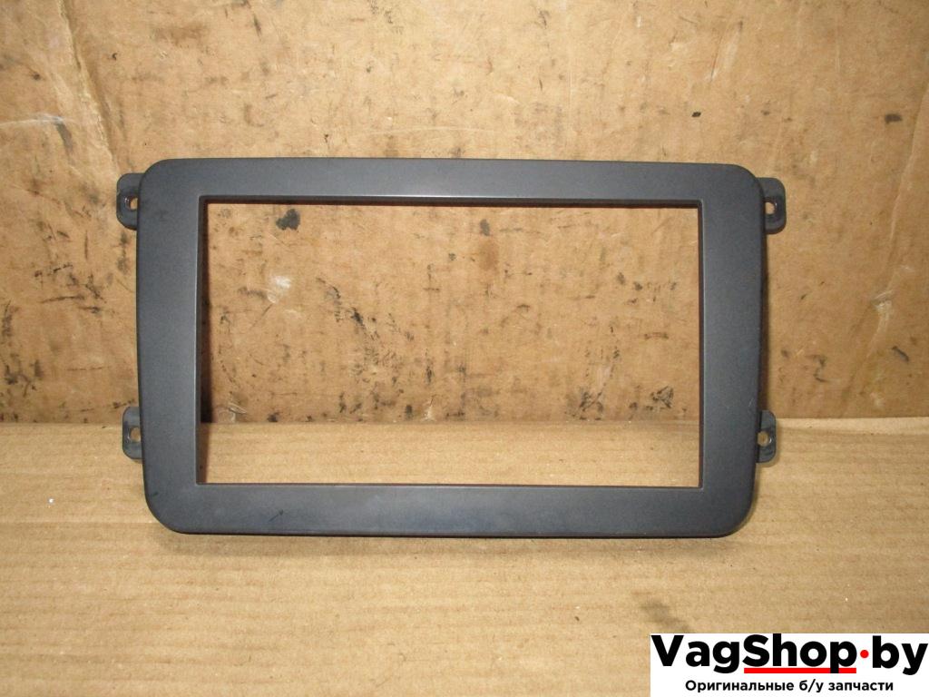 рамка под магнитолу Volkswagen Passat B6 2008, 2.0 л., TSI, CAW, бензин, АКПП, белый, универсал, передний привод - фото №1