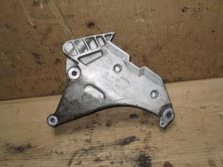 кронштейн двигателя Volkswagen Caddy 3 поколение [рестайлинг] 2011, 1.6 л., TDi, CAY, дизель, МКПП, серебро, минивэн, передний привод, 03L199207