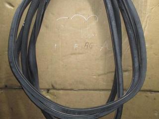 уплотнитель Volkswagen Caddy 3 поколение [рестайлинг] 2011, 1.6 л., TDi, CAY, дизель, МКПП, серебро, минивэн, передний привод, 2K0843792B