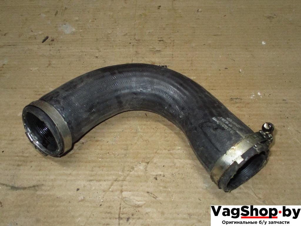 патрубок интеркулера Volkswagen Golf 6 поколение 2012, 1.6 л., TDi, CAY, дизель, МКПП, красный, хетчбэк 5 дв., передний привод, 1K0145834AP - фото №1