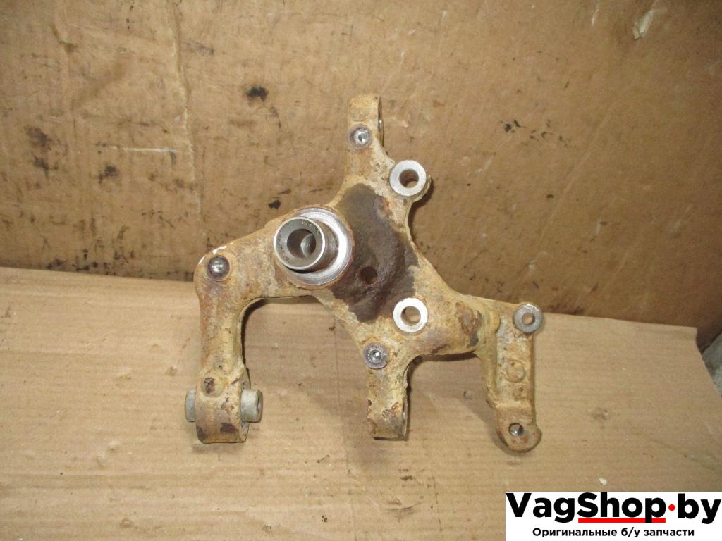 кулак задний правый Volkswagen Golf 6 поколение 2012, 1.6 л., TDi, CAY, дизель, МКПП, красный, хетчбэк 5 дв., передний привод - фото №1