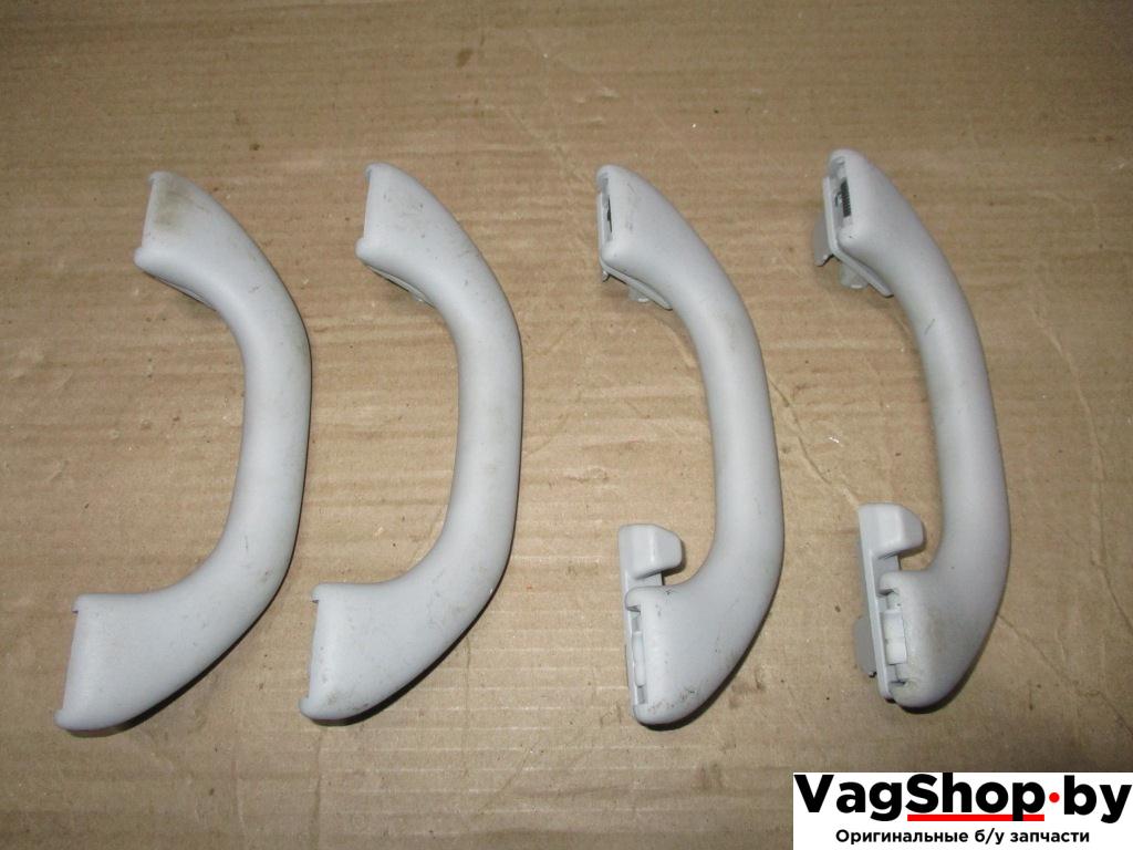 ручка внутренняя потолочная Volkswagen Golf 6 поколение 2012, 1.6 л., TDi, CAY, дизель, МКПП, красный, хетчбэк 5 дв., передний привод, 1K0857607M, 1K0857607N - фото №1